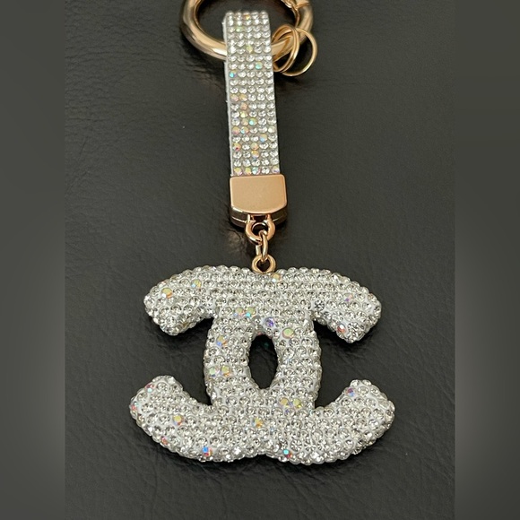 Fashion Interlocking Double C Design Keychain - Silver - Picture 2 of 6